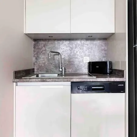 Апартаменты Wonderful 4 Bedrooms With Pool *