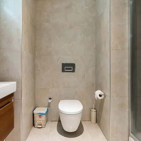 Wonderful 4 Bedrooms With Pool *
