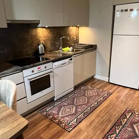 Wonderful 4 Bedrooms With Pool Апартаменты