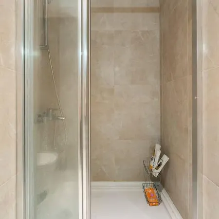 Wonderful 4 Bedrooms With Pool 公寓 *