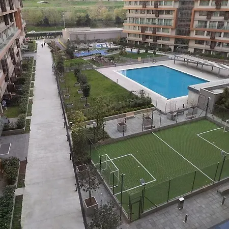 Wonderful 4 Bedrooms With Pool Apartment